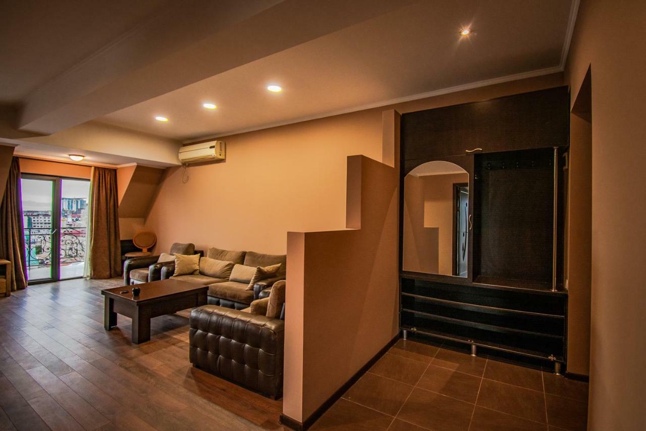 Daros Apartment Batumi Eksteriør billede